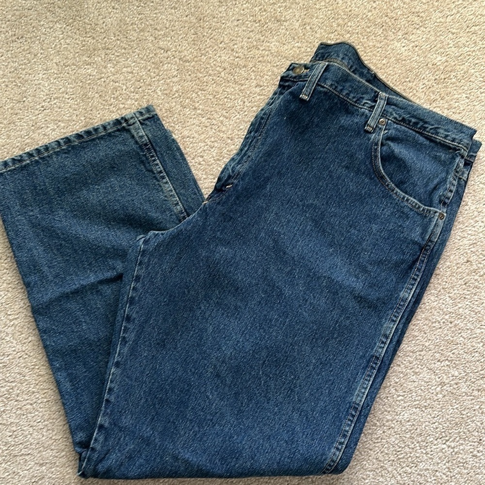 Wrangler Rugged Wear Relaxed Straight Men’s 48x30 Medium Wash Denim NWT - Picture 6 of 6